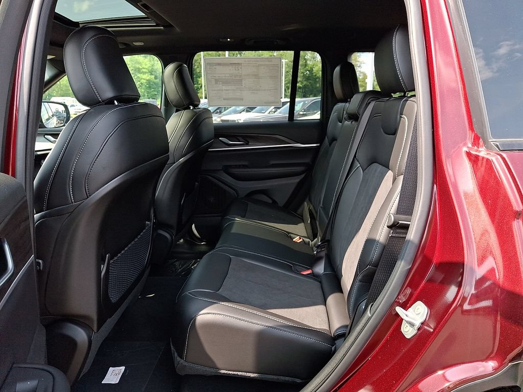 New 2026 Jeep Grand Cherokee Altitude AWD/4WD image 7