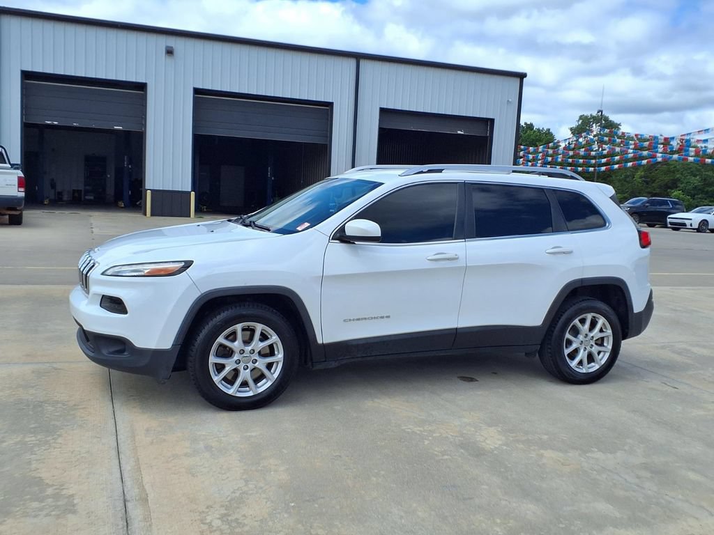 Used 2018 Jeep Cherokee Latitude FWD image 14
