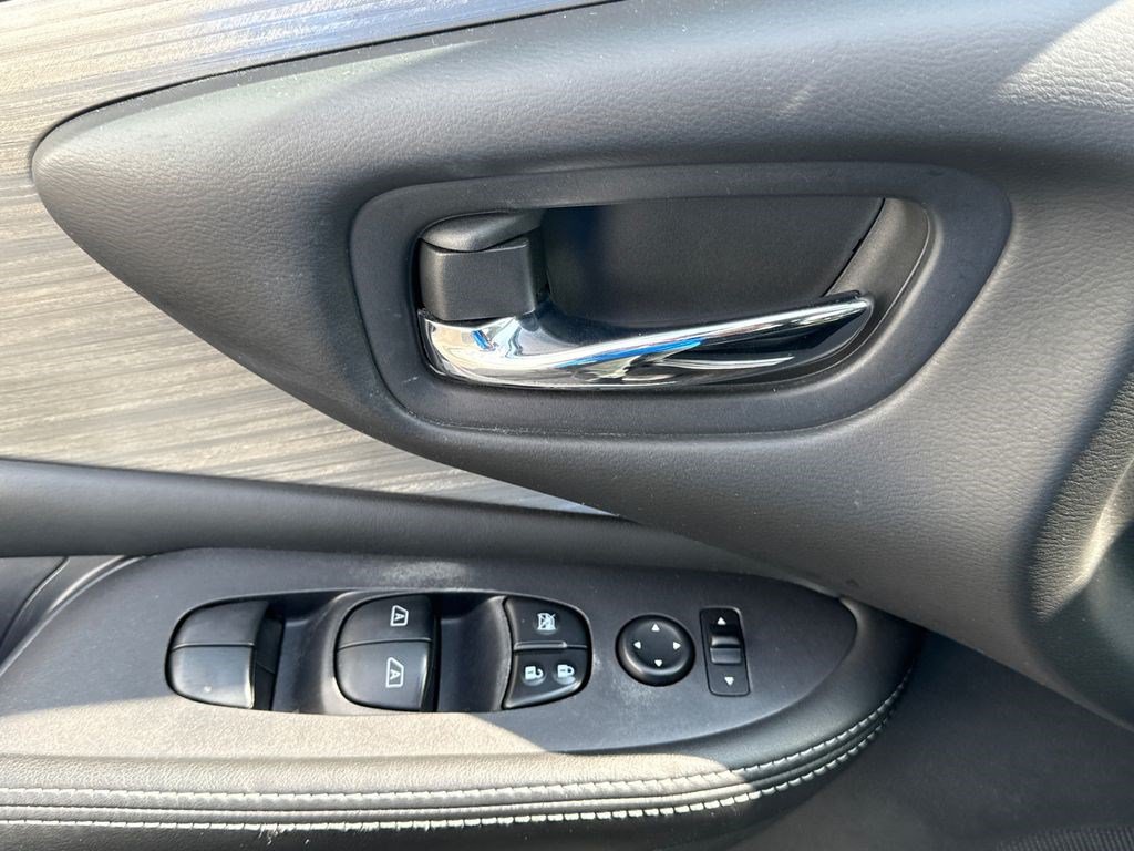Used 2018 Nissan Murano SV AWD/4WD image 21