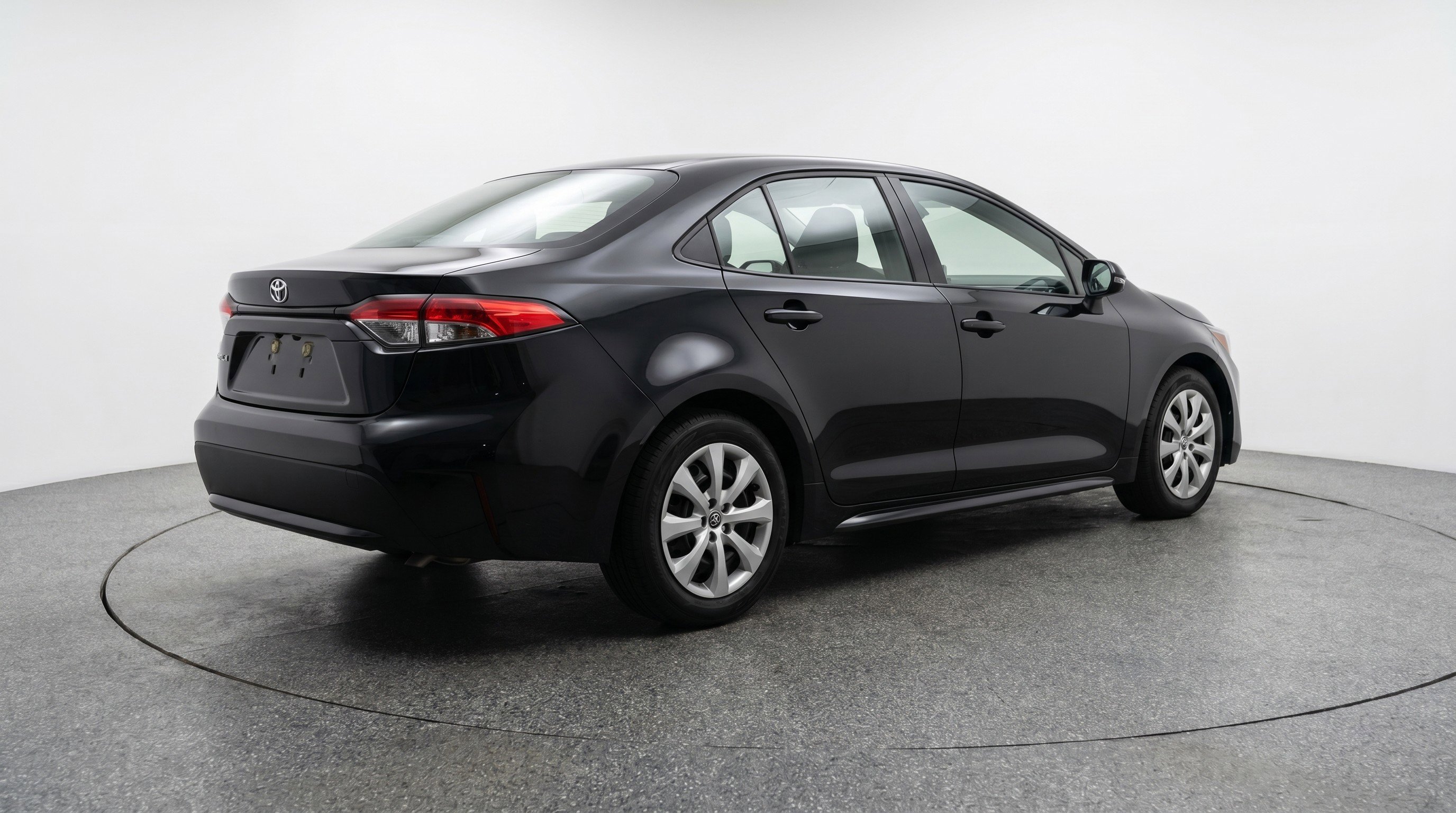 Used 2025 Toyota Corolla LE FWD image 9