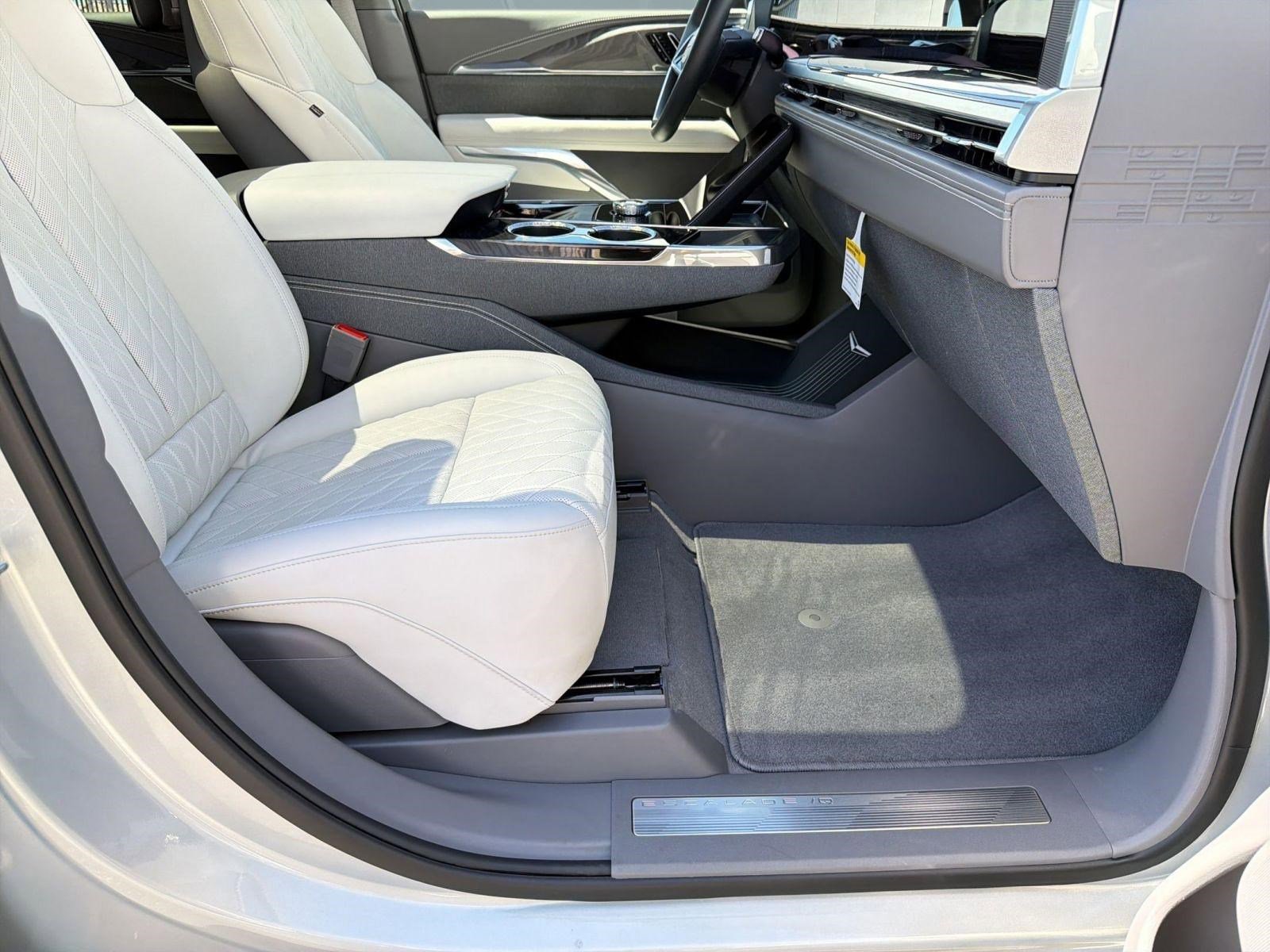 Certified 2025 Cadillac Escalade IQ Luxury 1 image 30
