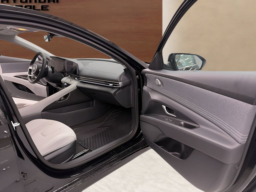 New 2026 Hyundai Elantra Limited FWD image 16
