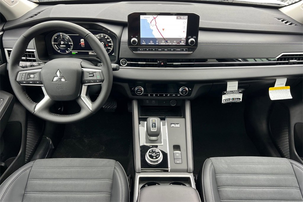 New 2025 Mitsubishi Outlander SE image 14