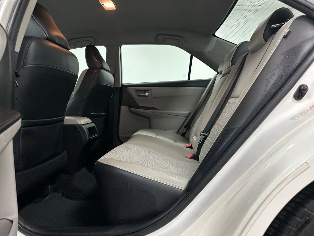 Used 2016 Toyota Camry SE image 15