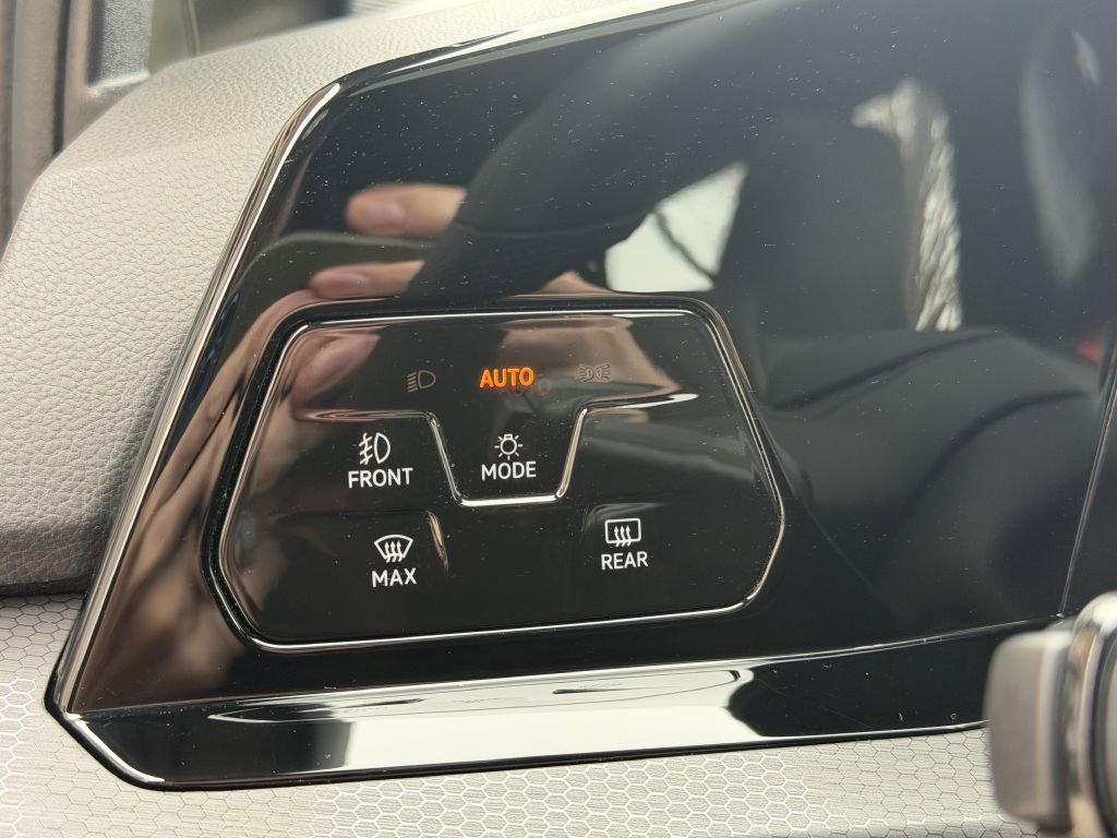 Used 2024 Volkswagen GTI SE w/ SE Leather Seats Package image 32