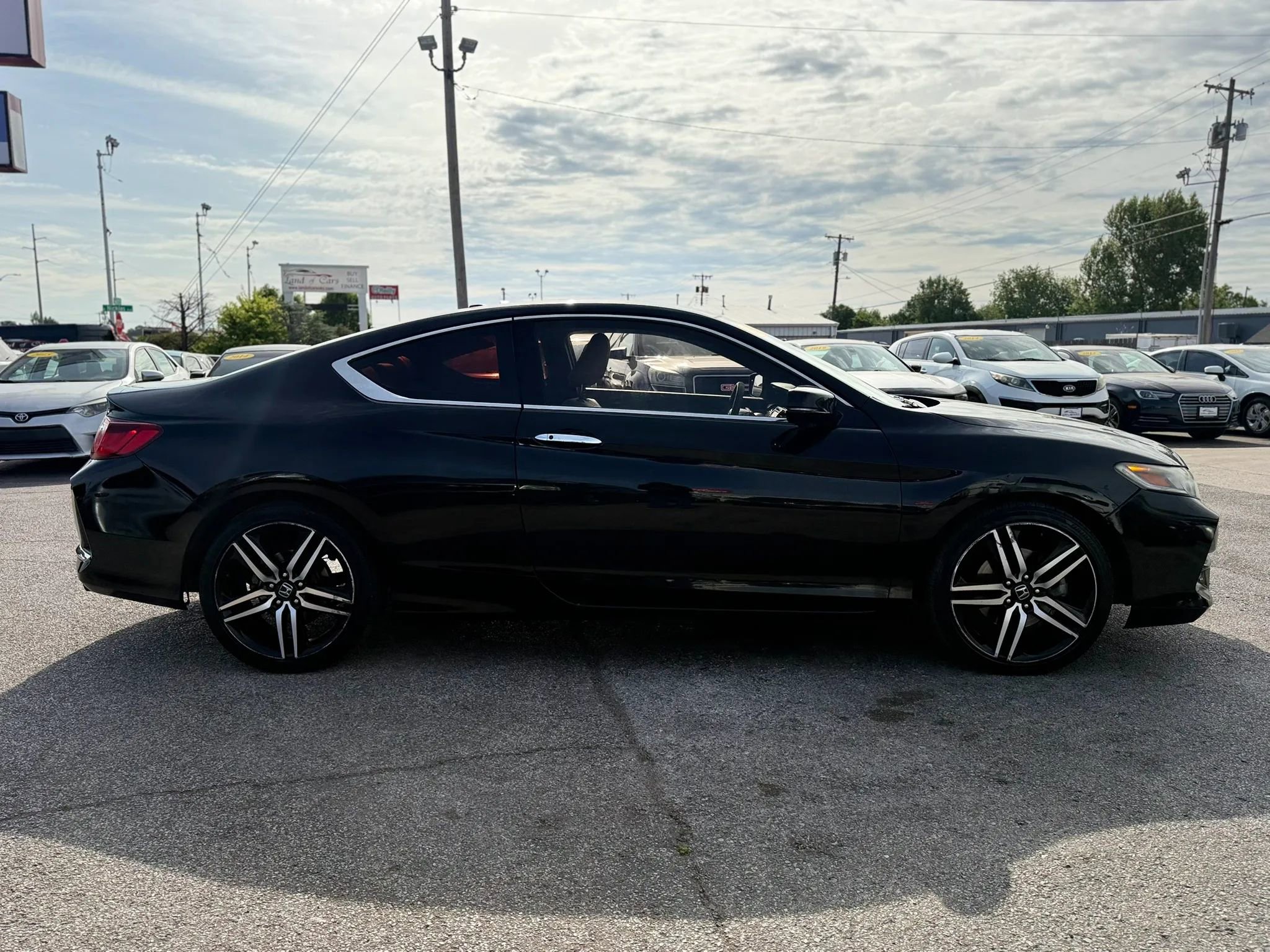 Used 2016 Honda Accord Touring image 4