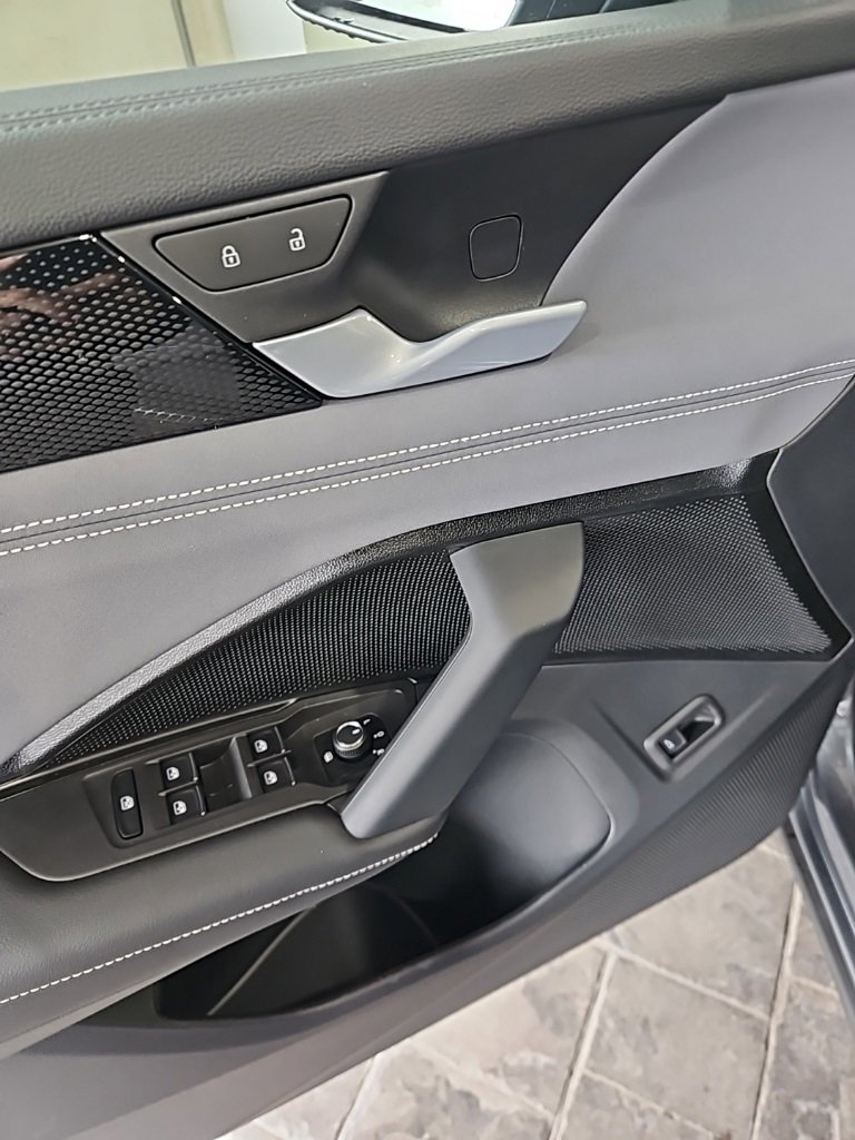 New 2026 Volkswagen Tiguan SE image 27