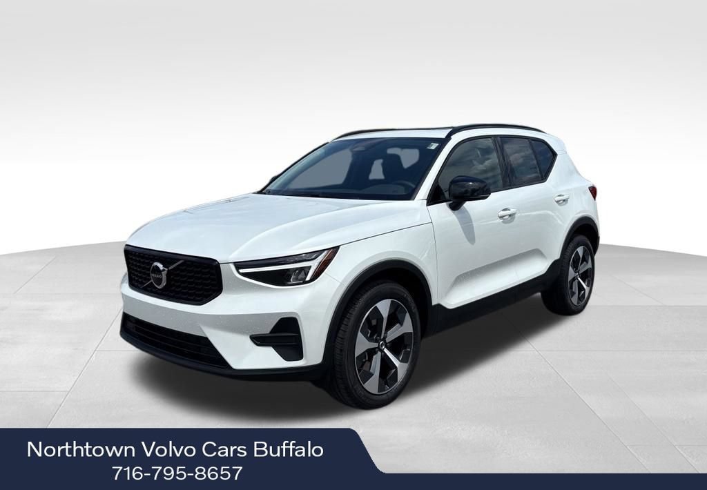 New 2026 Volvo XC40 B5 Core w/ Protection Package Premier AWD/4WD image 1