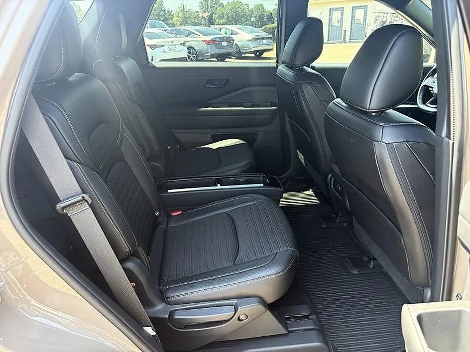 Used 2023 Nissan Pathfinder Rock Creek AWD/4WD image 41