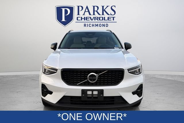 Used 2023 Volvo XC40 B4 Ultimate FWD image 2