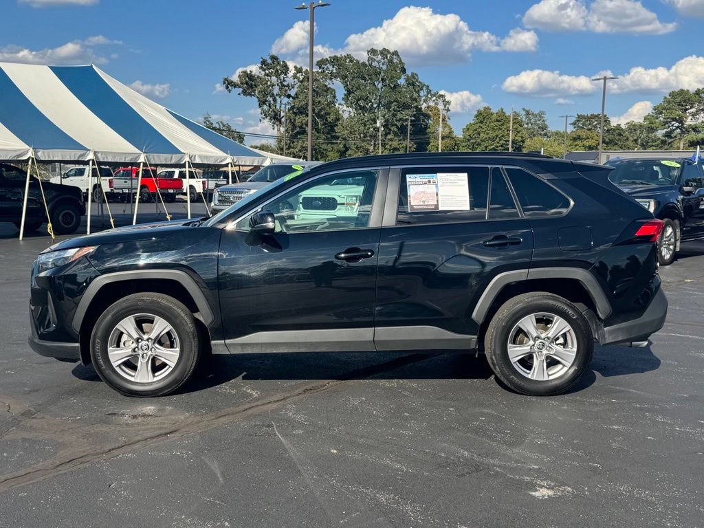 Used 2025 Toyota RAV4 XLE AWD/4WD image 27