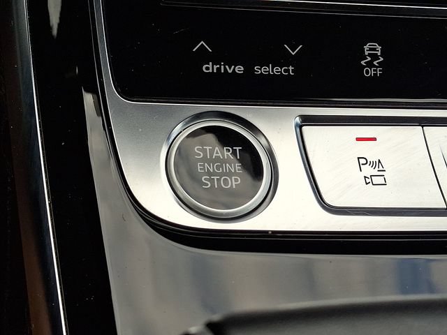 Used 2024 Audi A8 L 3.0T AWD/4WD image 25