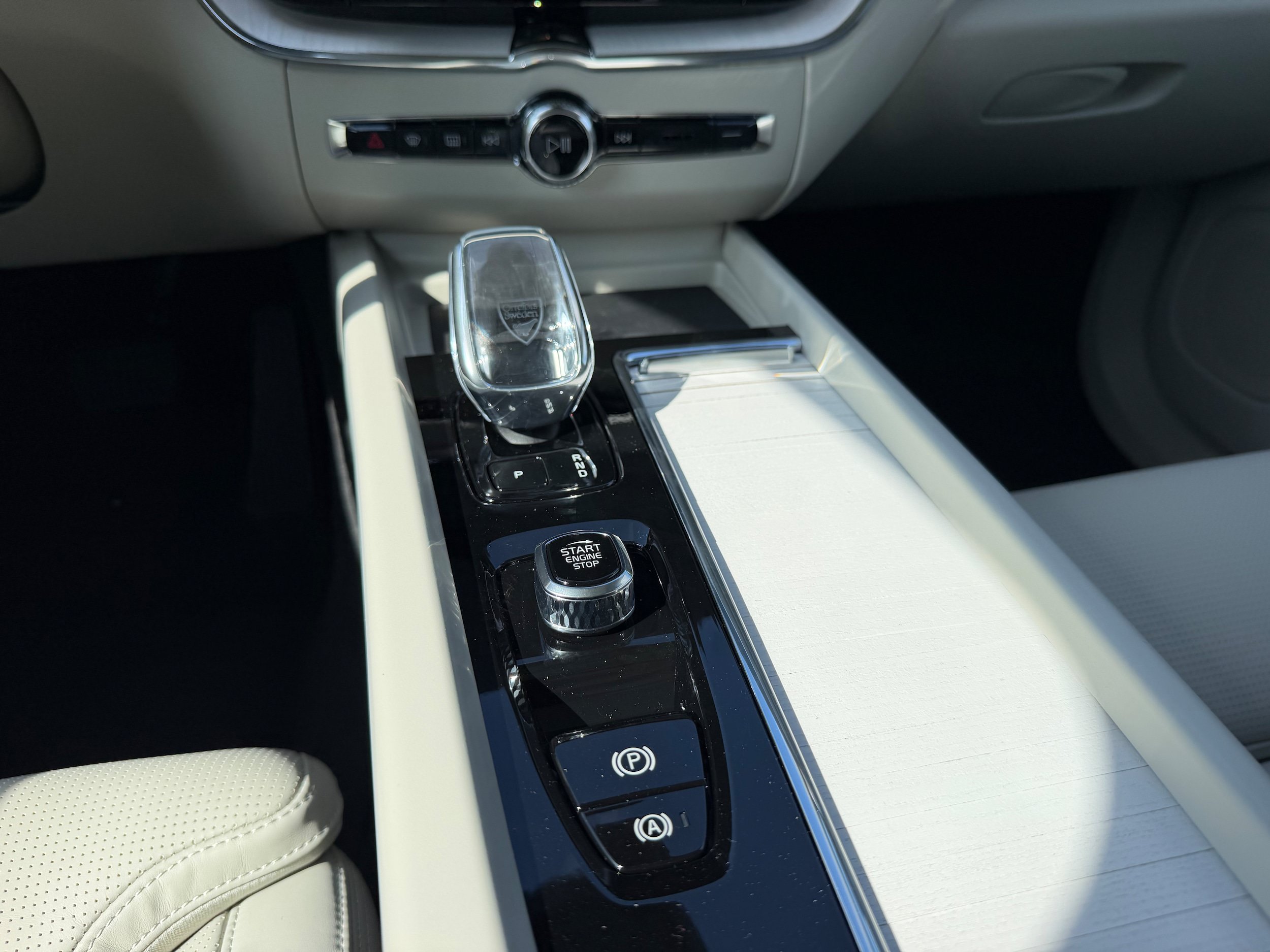 New 2026 Volvo XC60 T8 Ultra w/ Climate Package AWD/4WD image 13