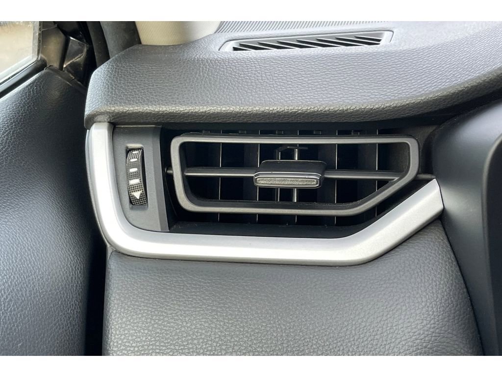 Used 2021 Toyota RAV4 XLE w/ Carpet Mat Package (TMS) image 29