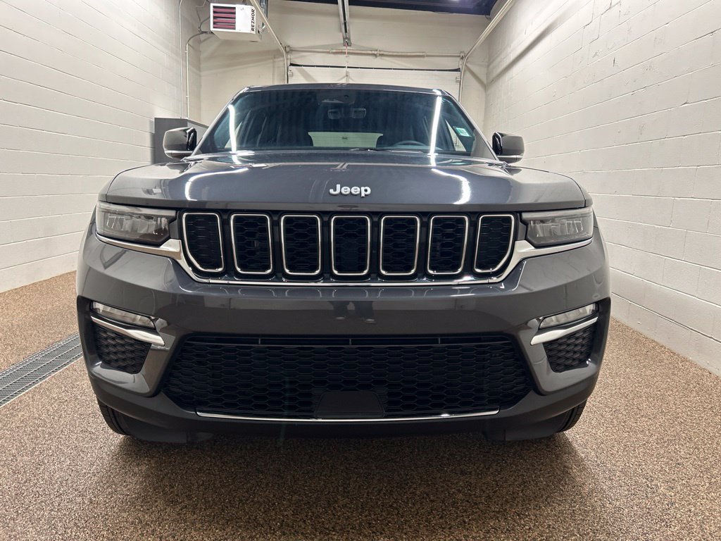 Used 2025 Jeep Grand Cherokee Limited AWD/4WD image 7