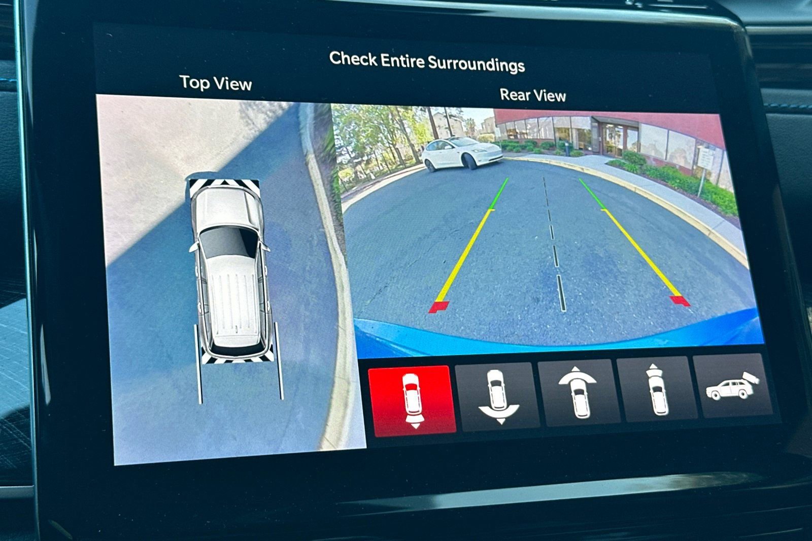 New 2023 Jeep Grand Cherokee Trailhawk w/ Advanced Protech Group II image 19