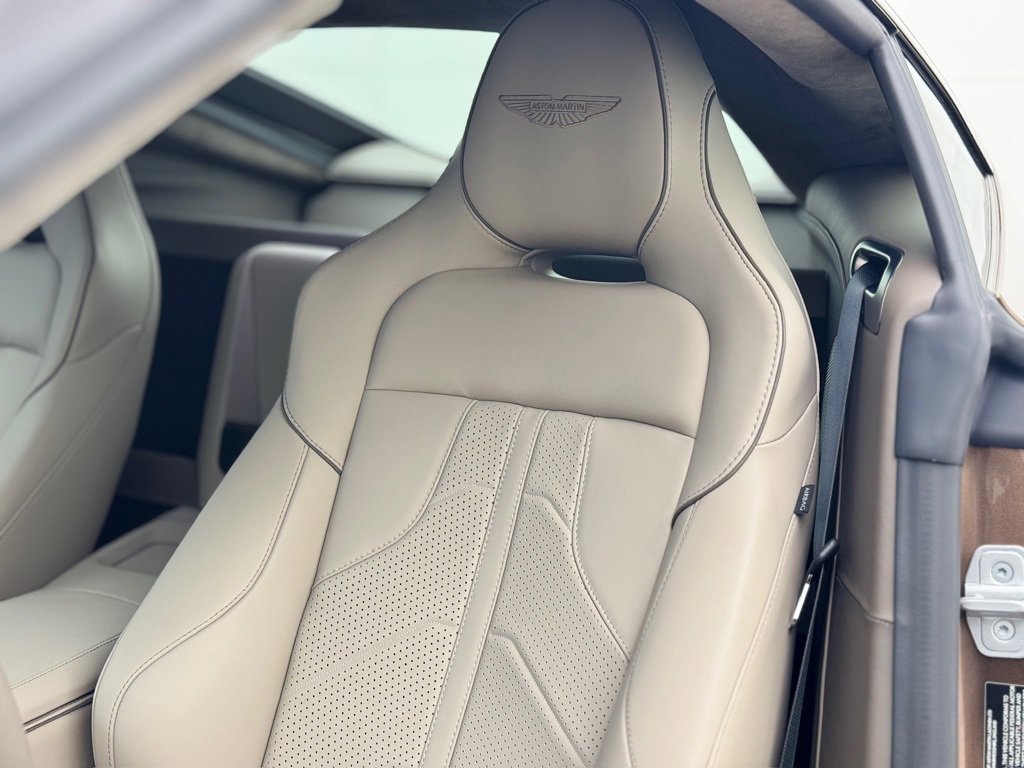 New 2025 Aston Martin V8 Vantage Coupe image 6