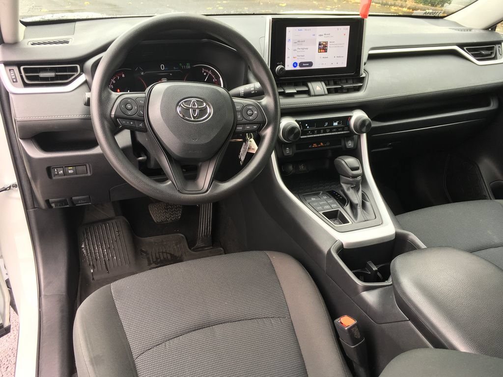 Used 2024 Toyota RAV4 LE AWD/4WD image 22