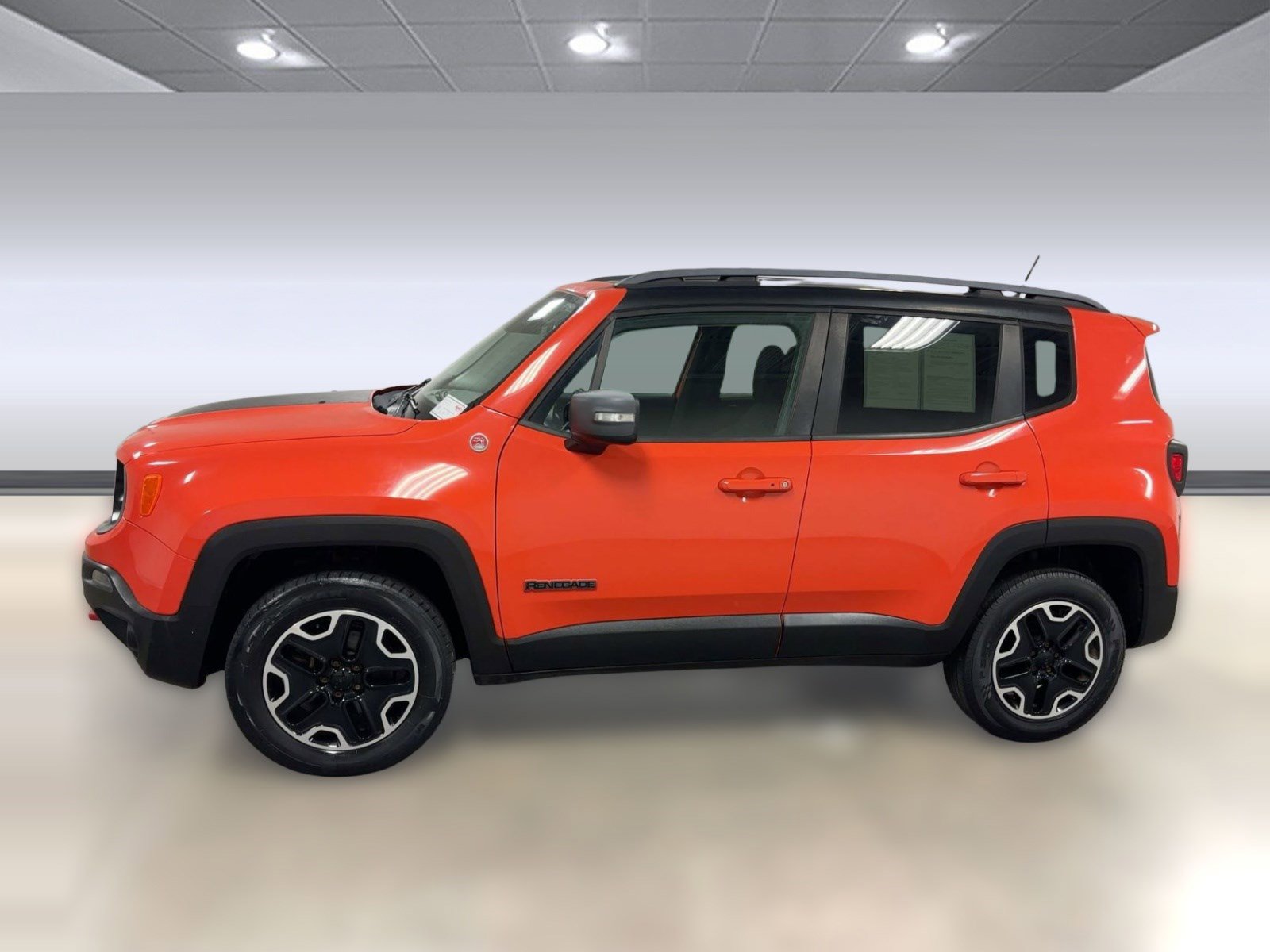 Used 2015 Jeep Renegade Trailhawk w/ Popular Equipment Group image 2
