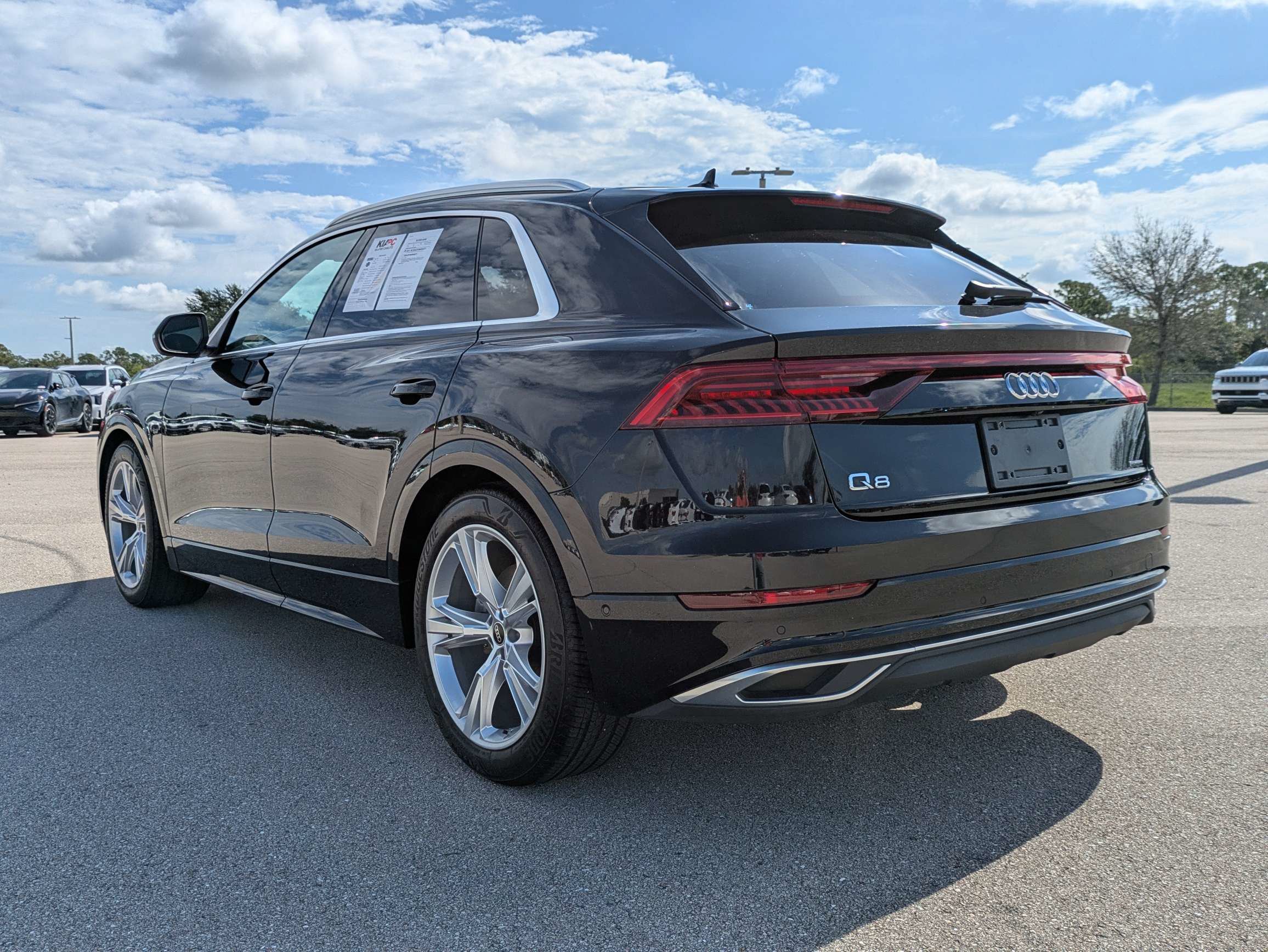 Used 2023 Audi Q8 Prestige AWD/4WD image 7