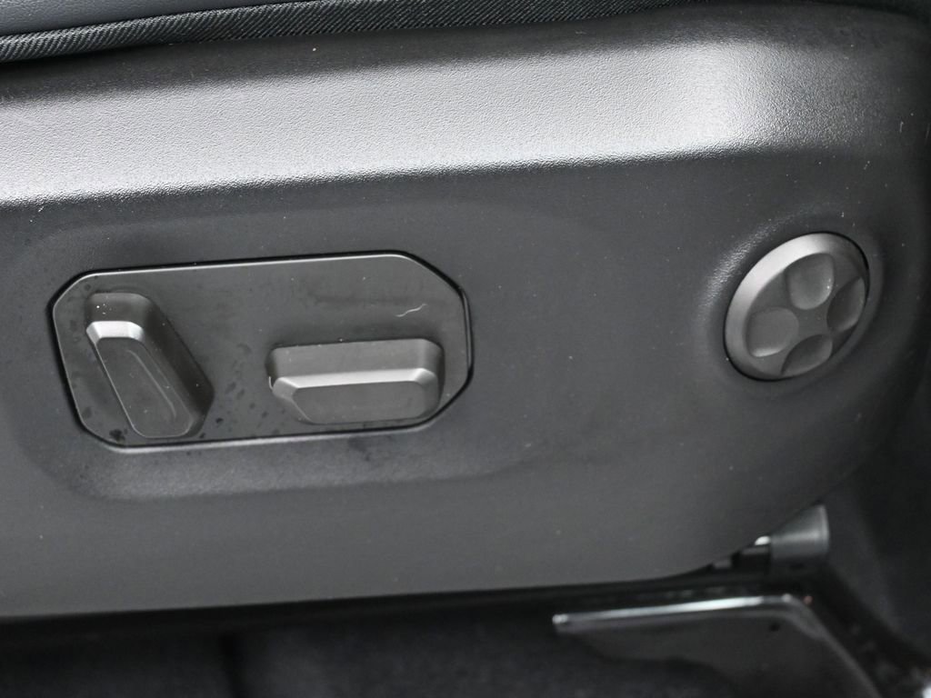 Used 2024 Jeep Wrangler Unlimited Rubicon w/ Convenience Group image 33