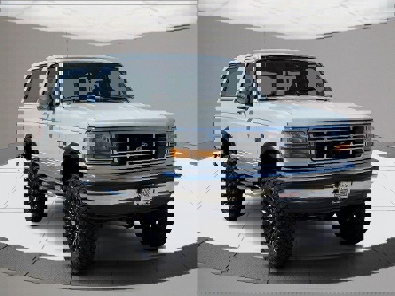 Used 1993 Ford Bronco image 2