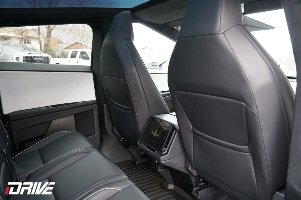 Used 2024 Tesla Cybertruck AWD Crew Cab image 37