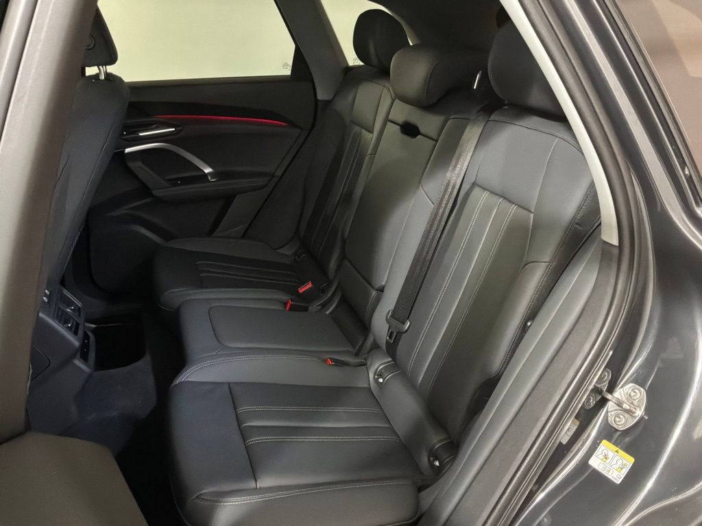 Certified 2025 Audi Q5 Premium w/ Convenience Package image 20