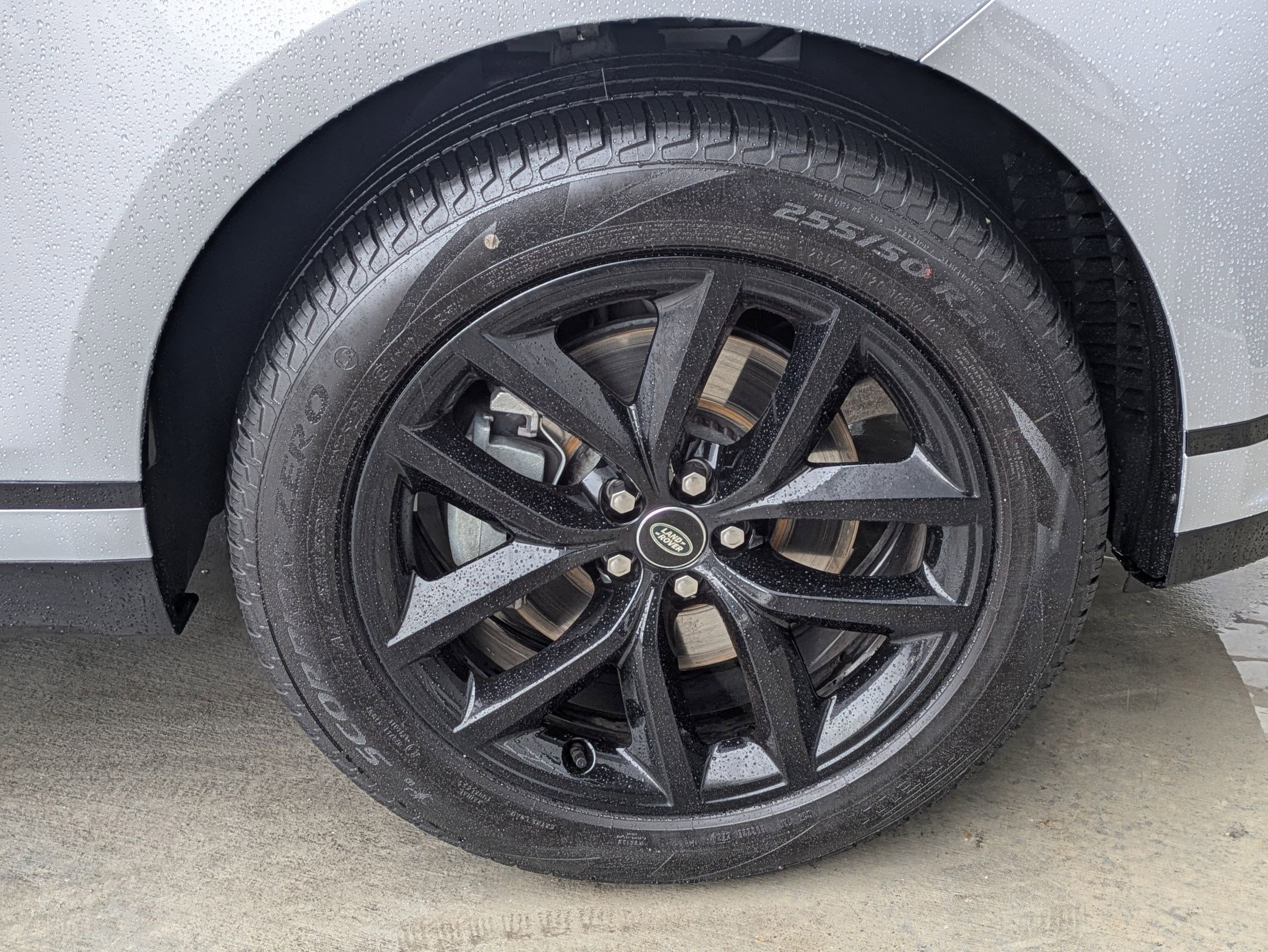 Certified 2025 Land Rover Range Rover Velar Dynamic SE image 32