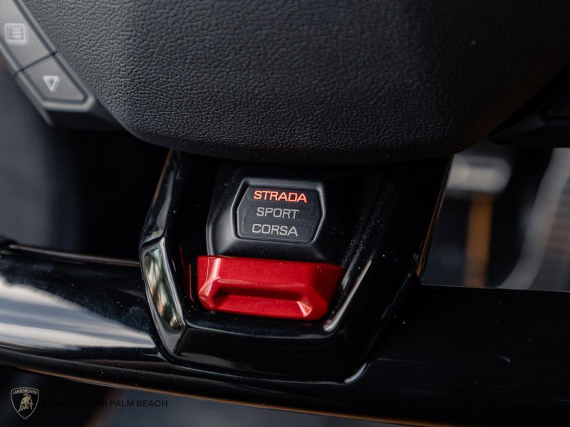 Used 2024 Lamborghini Huracan Tecnica image 20