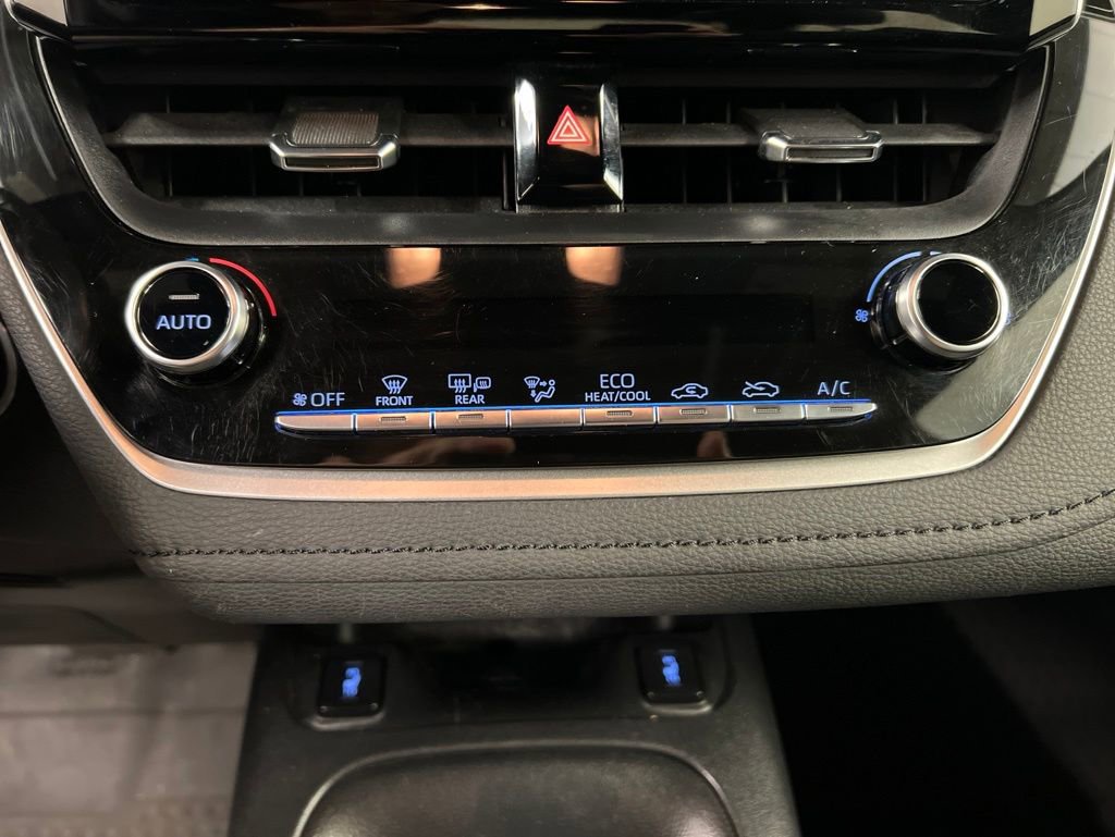 Used 2022 Toyota Corolla XSE FWD image 12