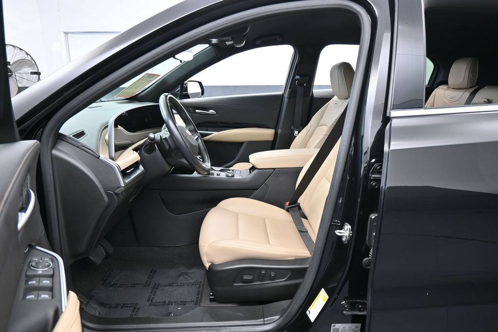 Used 2024 Cadillac XT4 Luxury FWD image 11