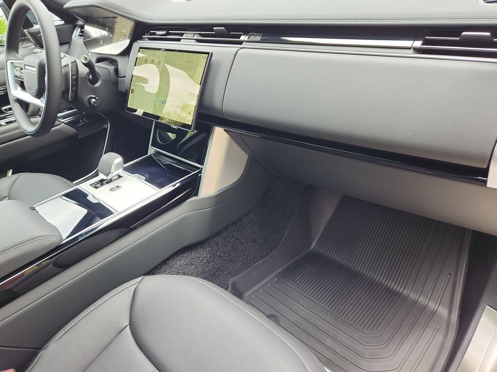 New 2026 Land Rover Range Rover Long Wheelbase SE AWD/4WD image 28