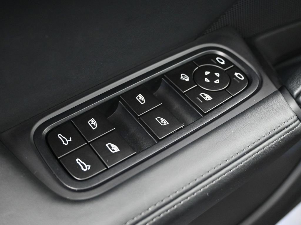 Certified 2026 Porsche Cayenne Coupe image 19