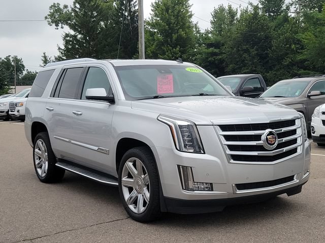 Used 2015 Cadillac Escalade Luxury AWD/4WD image 2