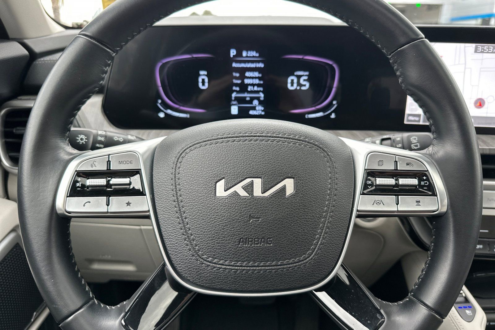 Used 2023 Kia Telluride EX w/ EX Captain's Chair Package image 26