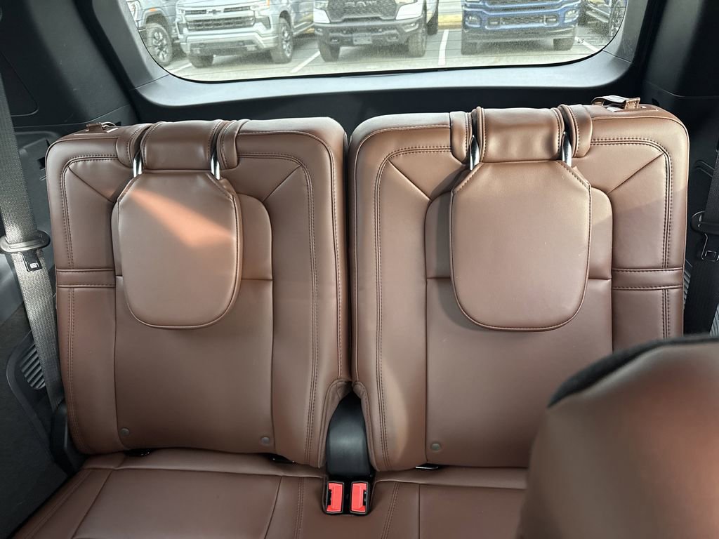 Used 2025 Lincoln Aviator Reserve w/ Equipment Group 201A AWD/4WD image 23