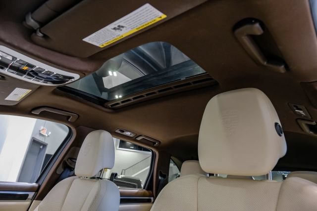 Used 2017 Porsche Cayenne AWD/4WD image 6