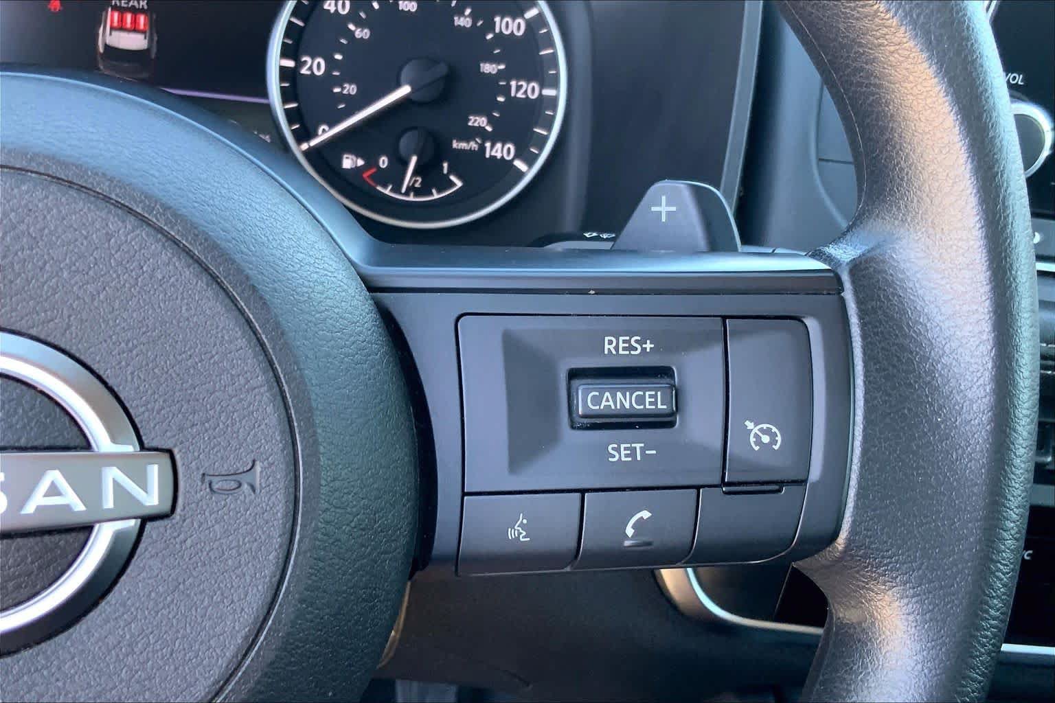 Used 2024 Nissan Rogue S AWD/4WD image 25