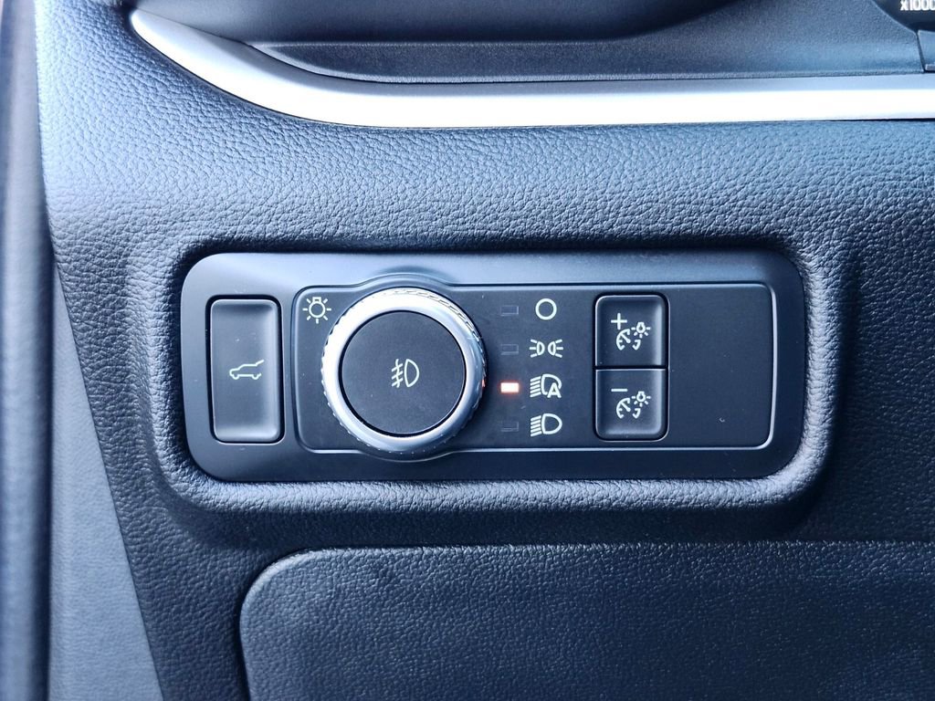 Used 2022 Ford Explorer XLT w/ Equipment Group 202A image 27