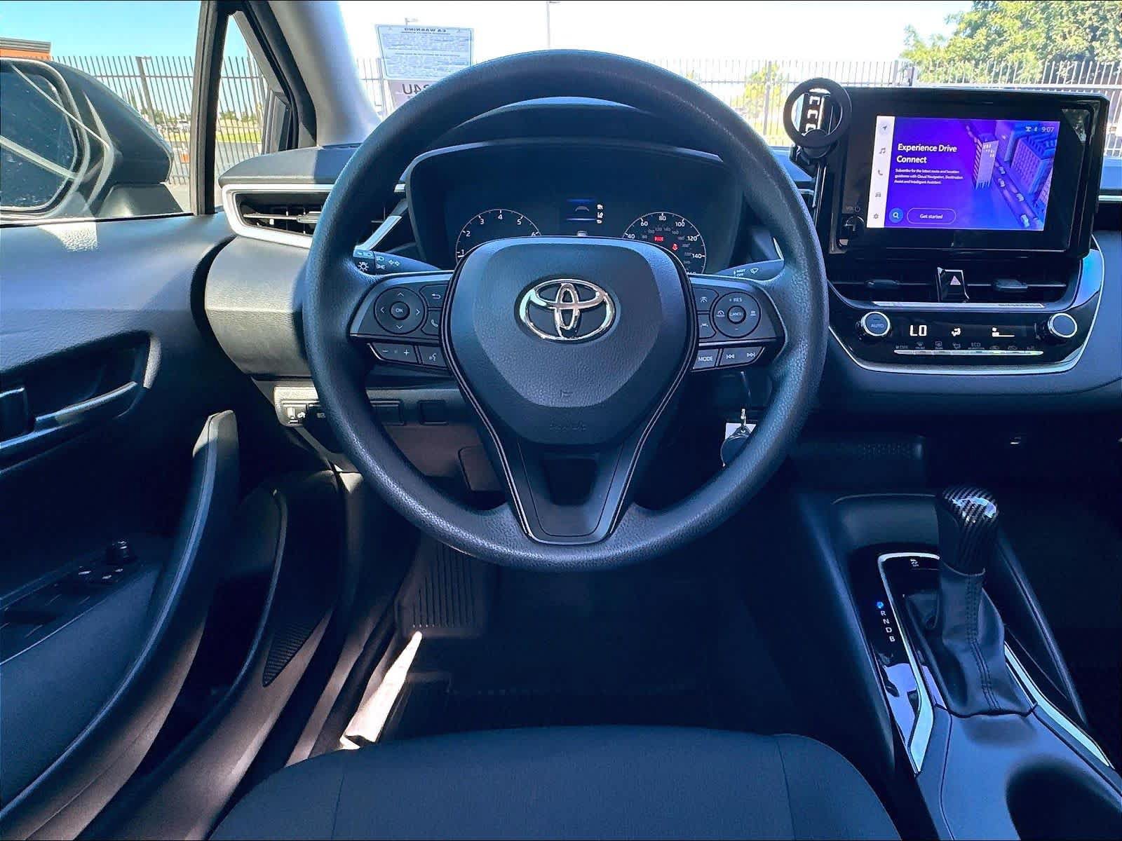 Used 2025 Toyota Corolla LE FWD image 8