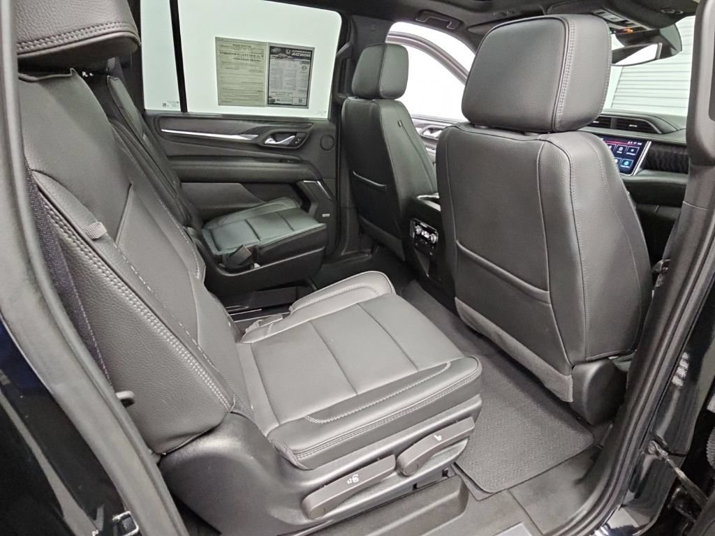Used 2023 GMC Yukon XL Denali AWD/4WD image 42
