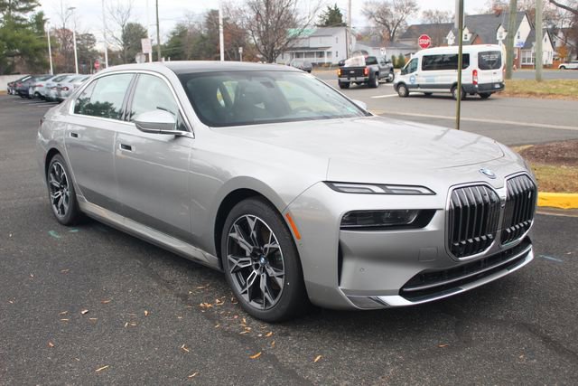 Used 2025 BMW i7 eDrive50 image 1