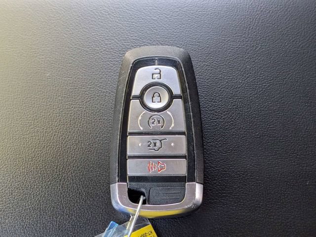 Used 2022 Ford Explorer XLT w/ Equipment Group 202A RWD image 33