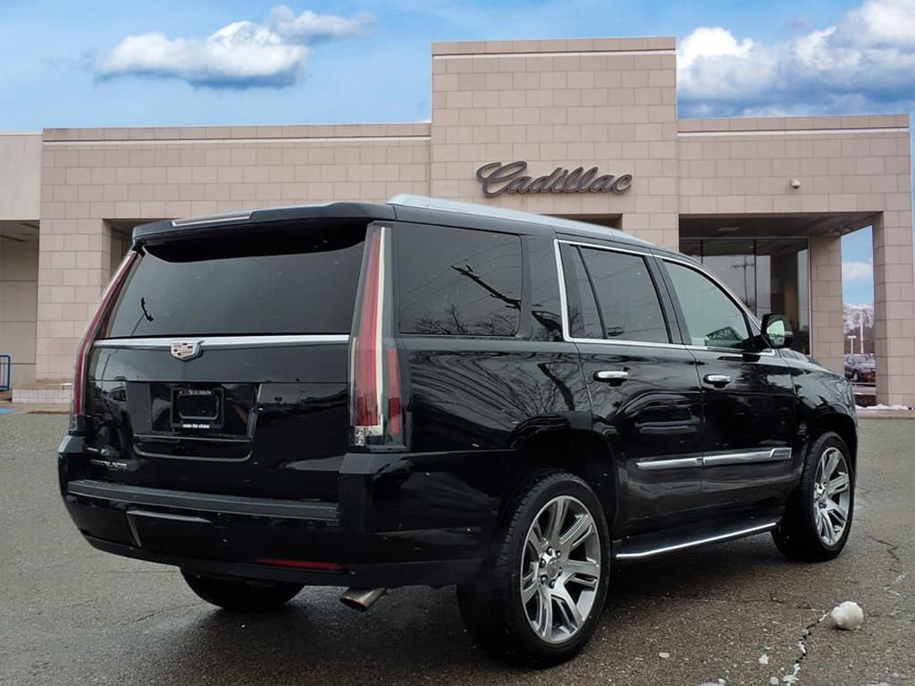 Used 2017 Cadillac Escalade Luxury image 4