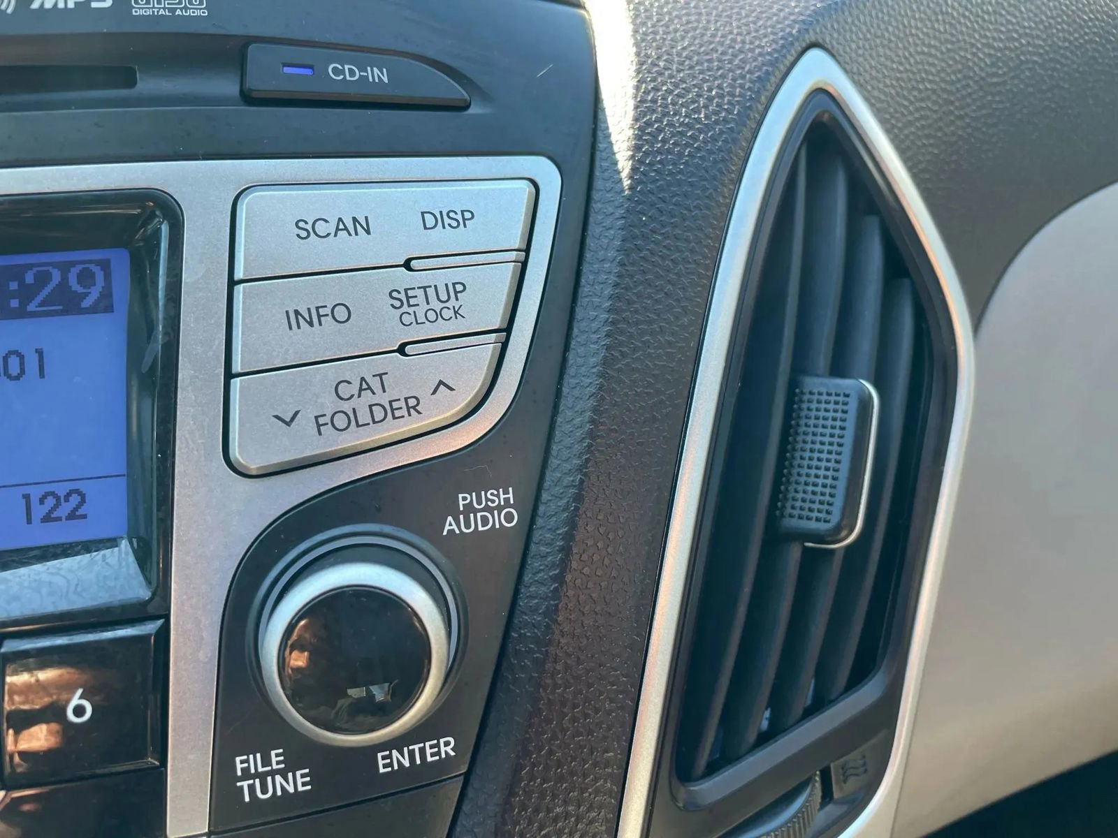 Used 2013 Hyundai Tucson GLS image 41