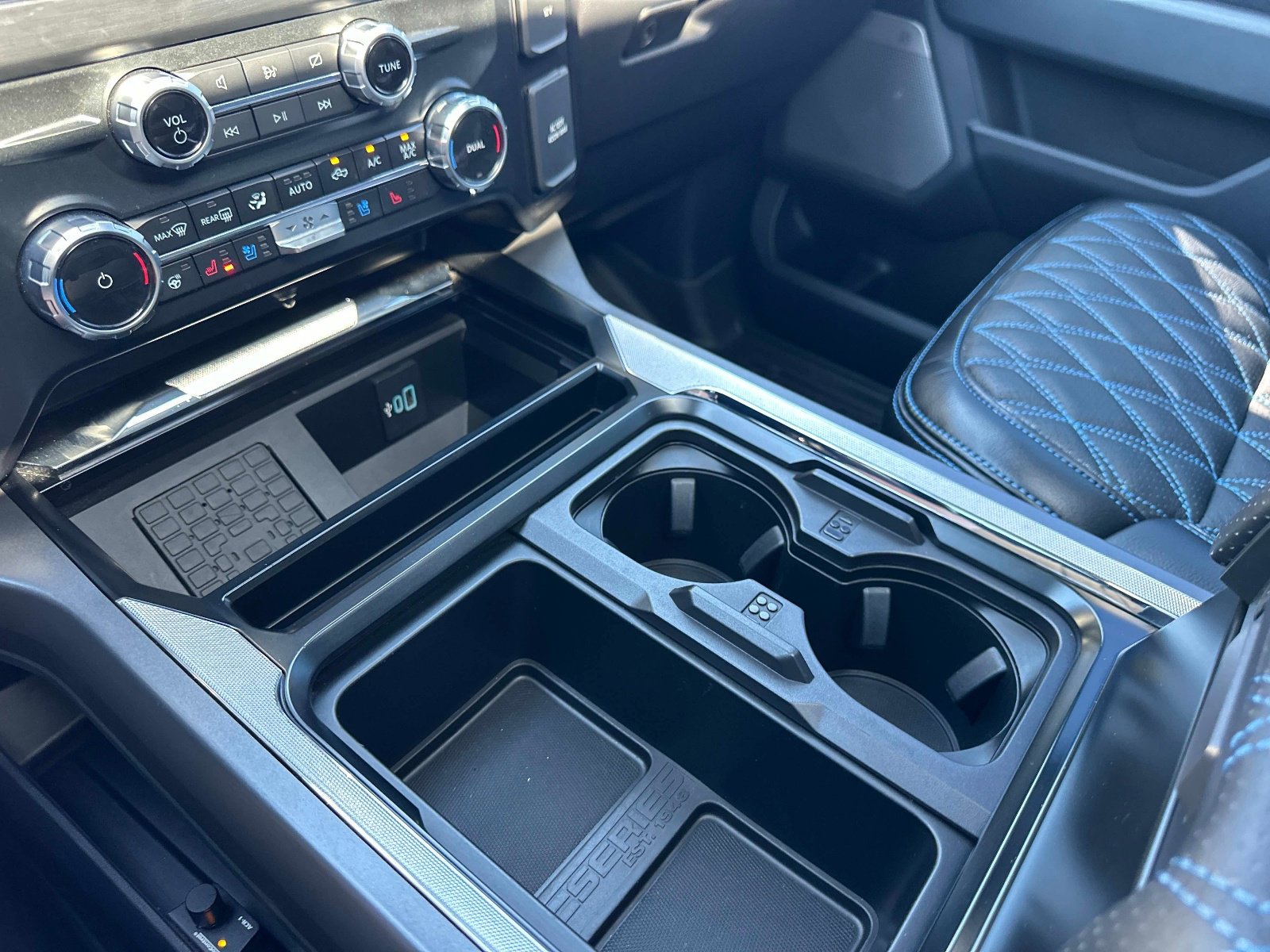 Used 2023 Ford F450 Lariat w/ Lariat Ultimate Package image 32