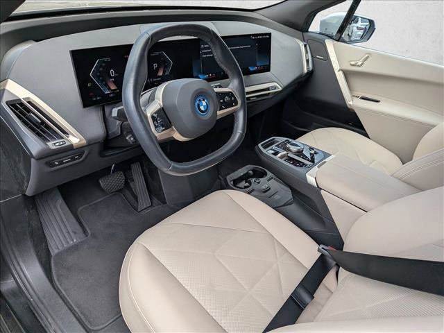 Used 2024 BMW iX xDrive50 w/ Sport Package AWD/4WD image 10