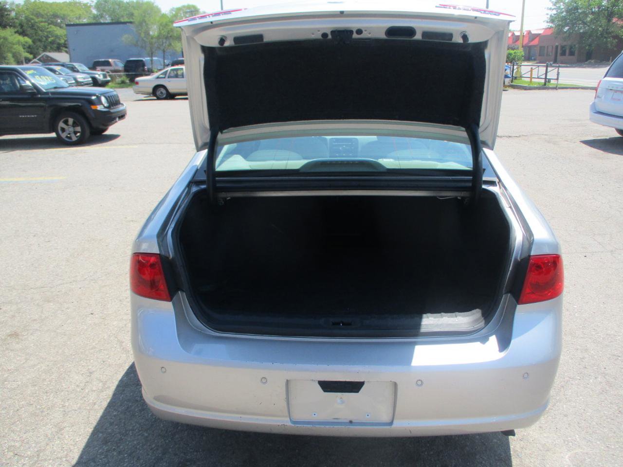 Used 2006 Buick Lucerne CX w/ Entertainment Package FWD image 6