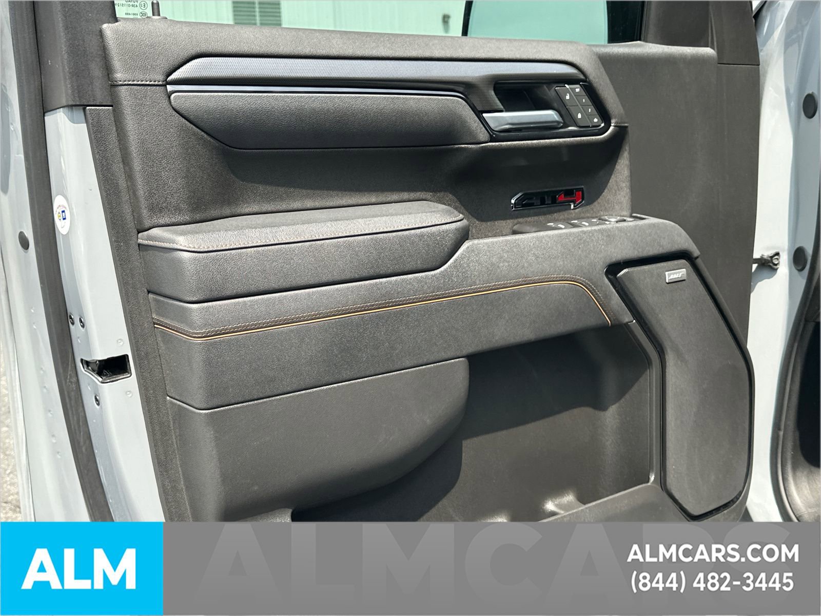 Used 2025 GMC Sierra 1500 AT4 w/ AT4 Premium Package AWD/4WD image 11